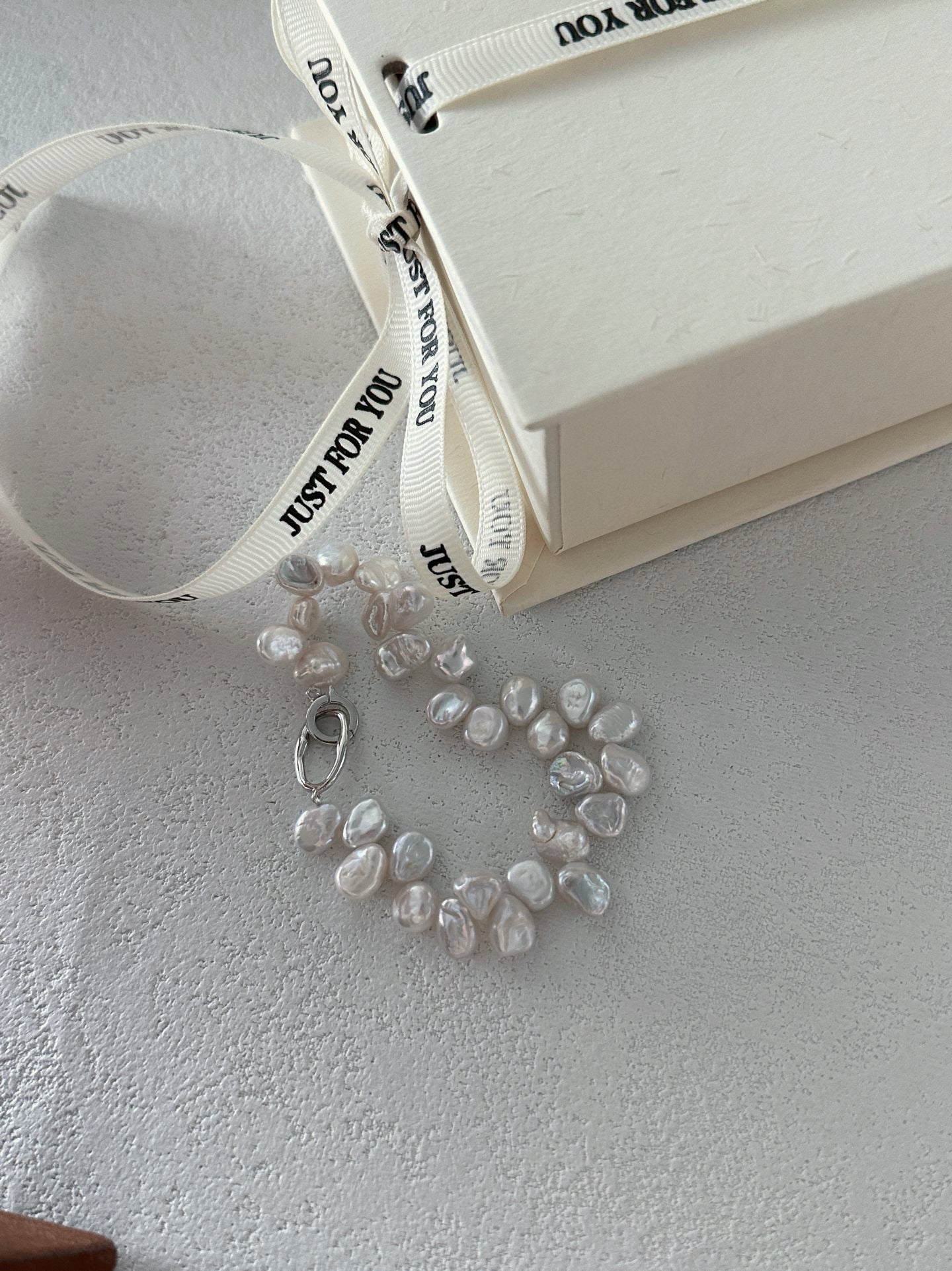 White Trace Sculptural Keshi Pearl Bracelet