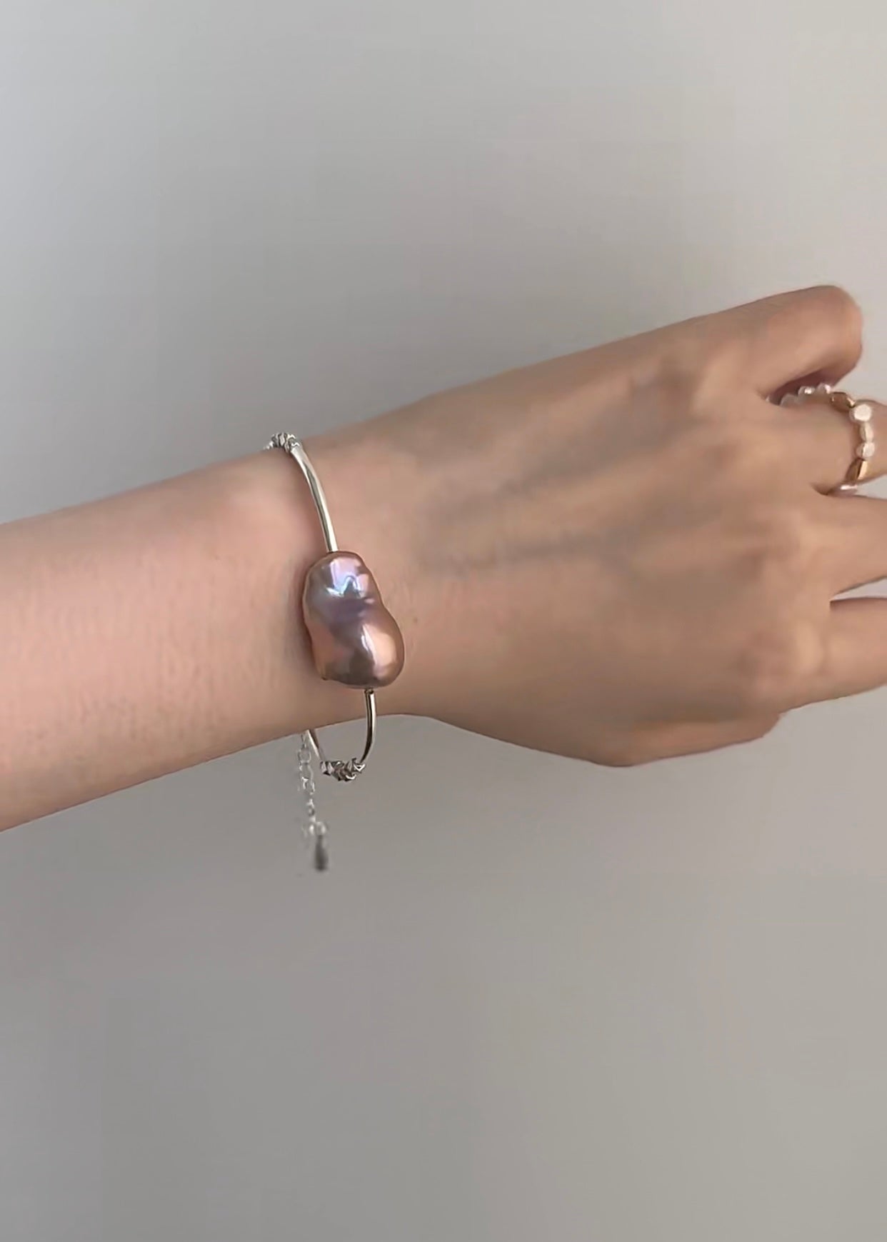 Gleamtrace Bracelet — Baroque Freshwater Pearl Bracelet | 18K Gold Vermeil & S925 Silver Fragment Chain