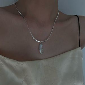 Tide Curve Necklace – Baroque Freshwater Pearl on Serpentine Sterling Silver Chain