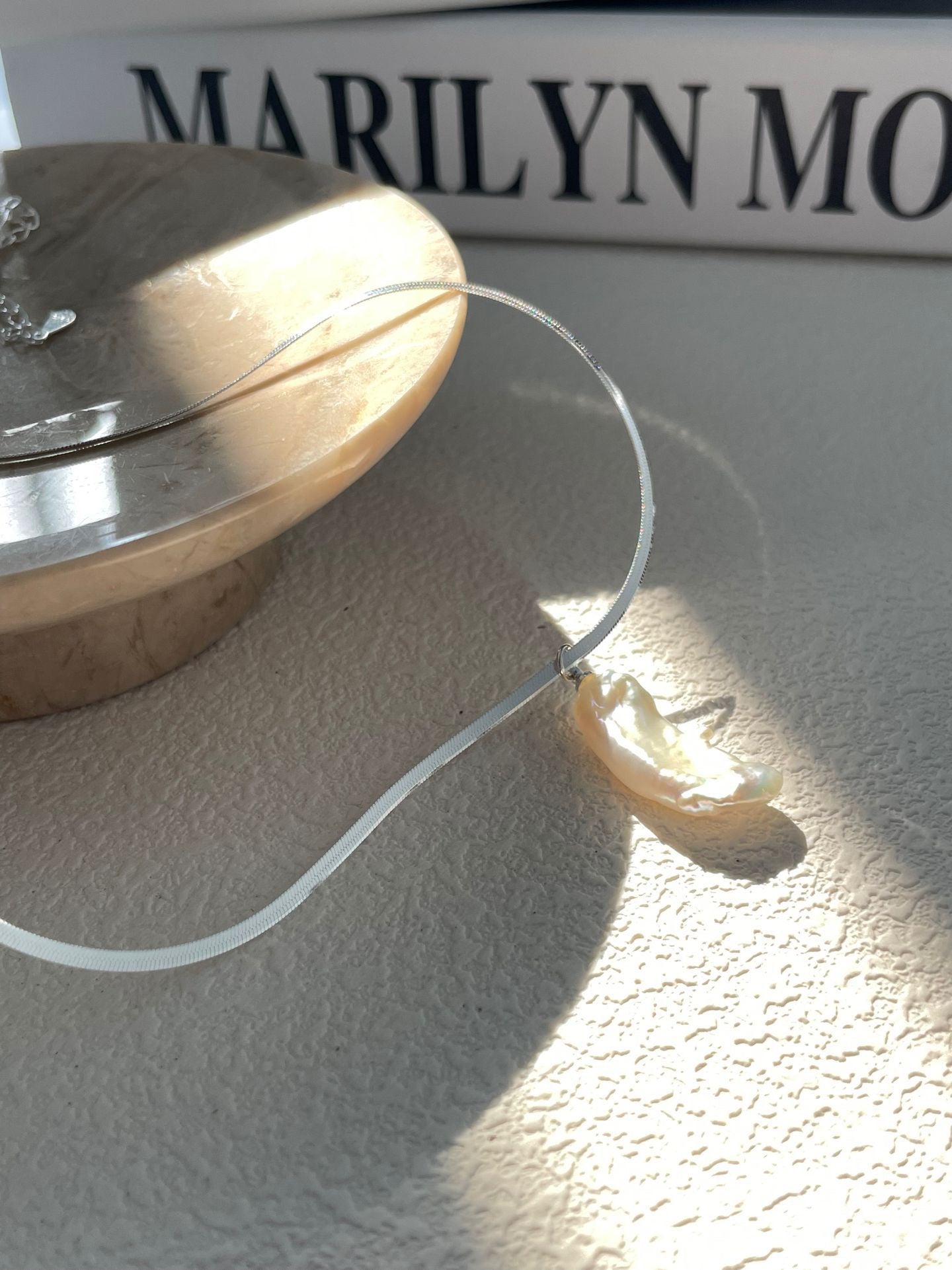 Tide Curve Necklace – Baroque Freshwater Pearl on Serpentine Sterling Silver Chain