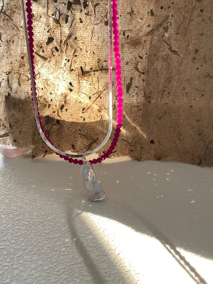 Tide Curve Necklace – Baroque Freshwater Pearl on Serpentine Sterling Silver Chain