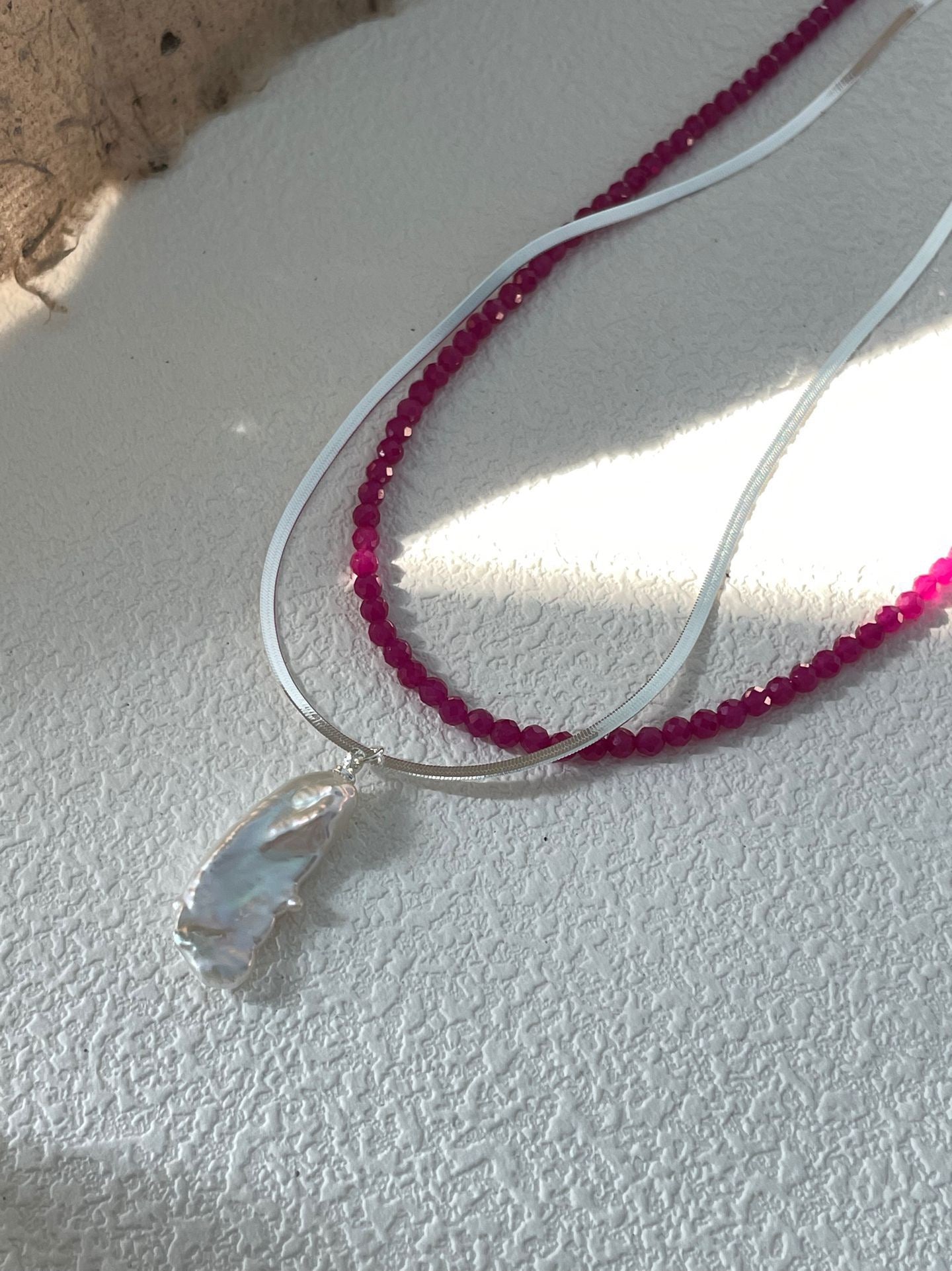 Tide Curve Necklace – Baroque Freshwater Pearl on Serpentine Sterling Silver Chain