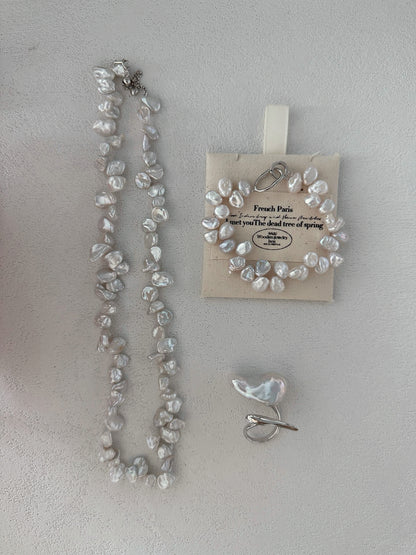 White Trace Sculptural Keshi Pearl Bracelet