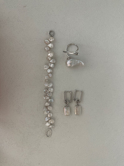 White Trace Sculptural Keshi Pearl Bracelet