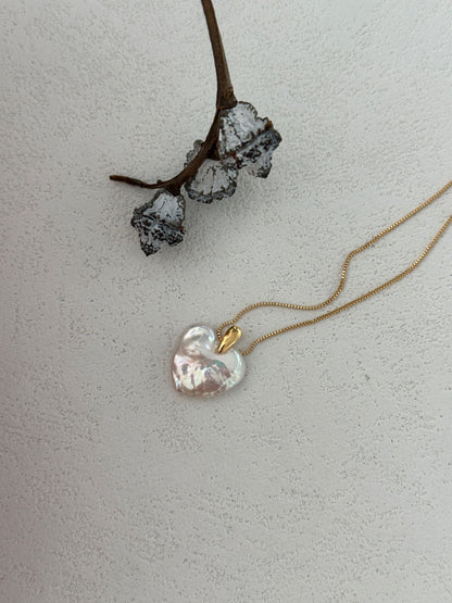 Heartflow Necklace – Baroque Heart Pearl & 14K Gold-Filled Chain (US Standard)