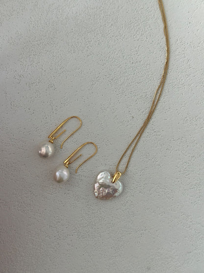 Heartflow Necklace – Baroque Heart Pearl & 14K Gold-Filled Chain (US Standard)